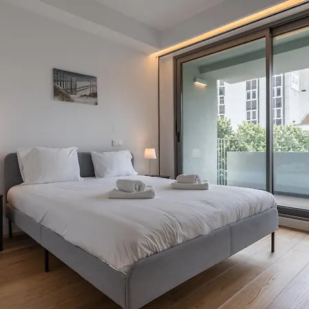 Casal Ribeiro 28 * Lisboa