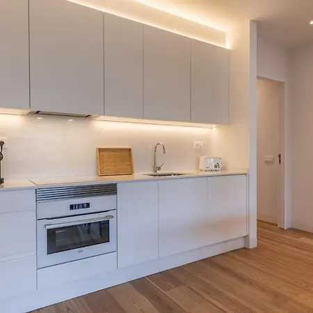 Casal Ribeiro 28 شقة *